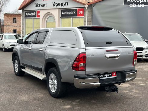 Toyota Hilux 2019 серый - фото 7