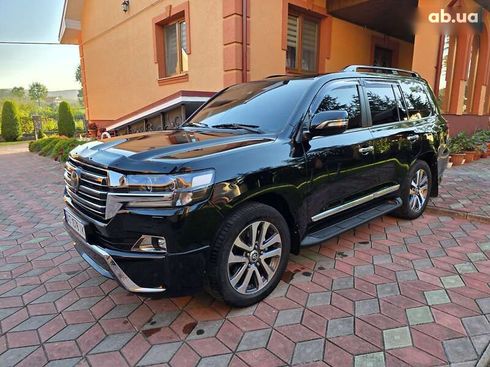 Toyota Land Cruiser 2018 - фото 3