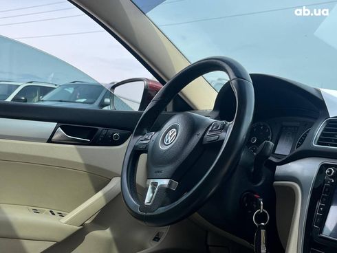 Volkswagen passat b7 2013 красный - фото 13