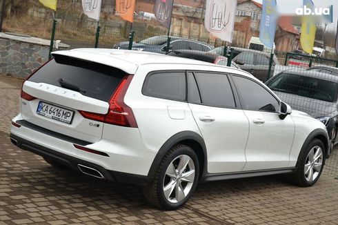 Volvo V60 Cross Country 2019 - фото 16