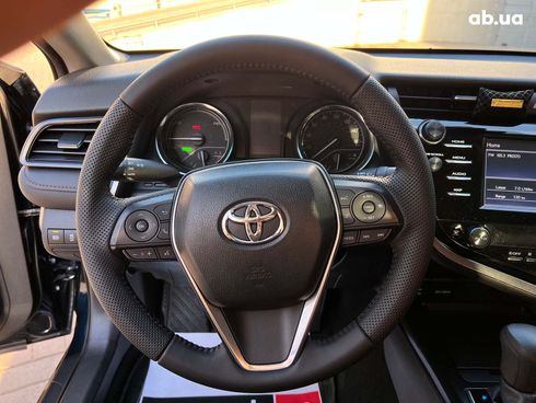Toyota Camry 2018 синий - фото 16