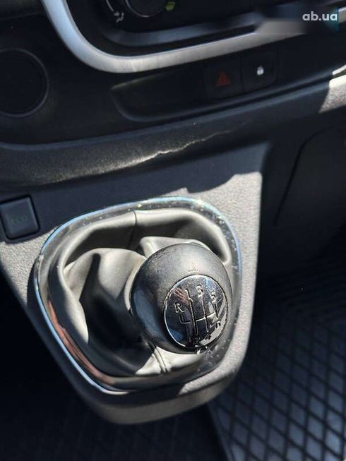 Renault Trafic 2015 - фото 12
