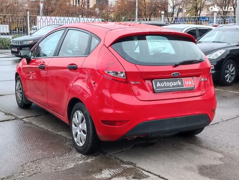 Ford Fiesta 2012 красный - фото 10