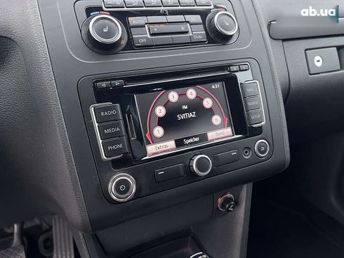 Volkswagen Touran 2011 - фото 24