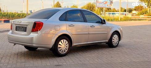 Chevrolet Lacetti 2006 серебристый - фото 3