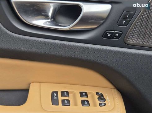 Volvo XC60 2023 - фото 16