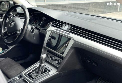 Volkswagen Passat 2017 - фото 11