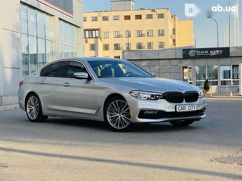 BMW 5 серия 2017 - фото 7