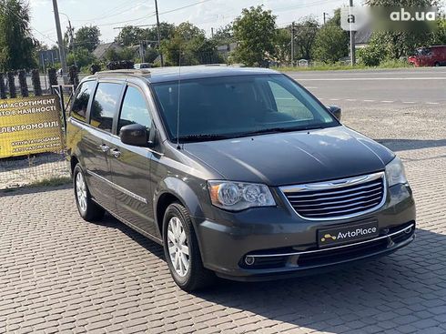 Chrysler town&country 2016 - фото 14