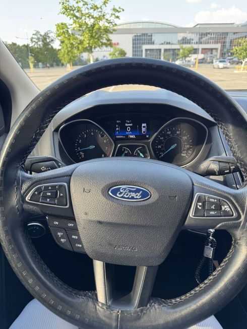 Ford Focus 2018 серебристый - фото 14