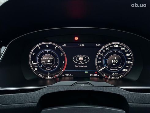 Volkswagen Passat 2018 серый - фото 40