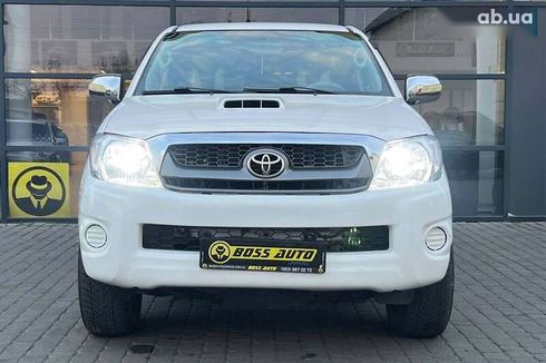 Toyota Hilux 2011 - фото 2