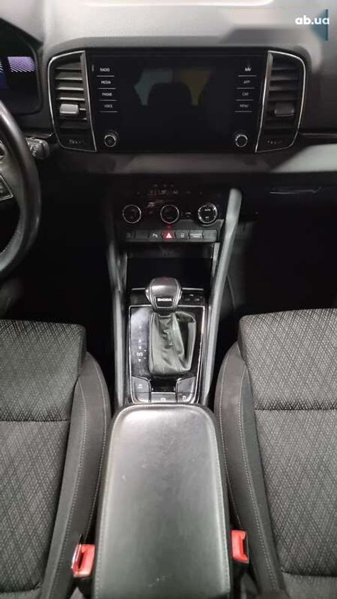 Skoda Karoq 2023 - фото 8
