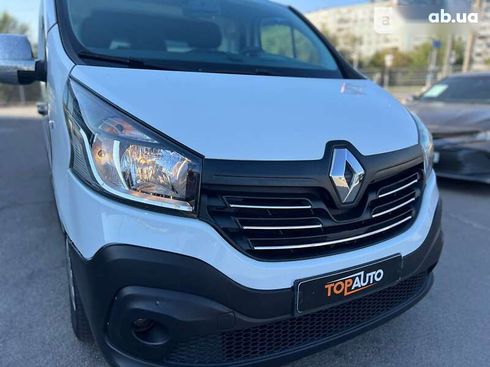 Renault Trafic 2015 - фото 12