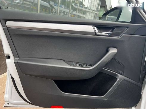 Skoda Superb 2018 - фото 16