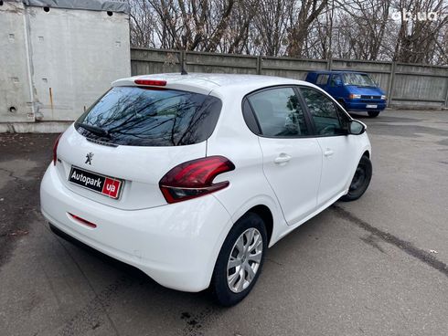 Peugeot 208 2017 белый - фото 5