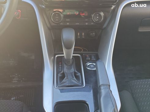 Mitsubishi Eclipse Cross 2023 серый - фото 18