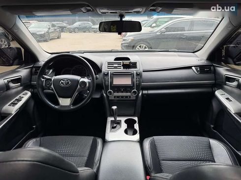 Toyota Camry 2013 - фото 15