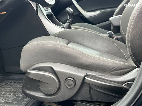 Opel Astra 2011 черный - фото 32