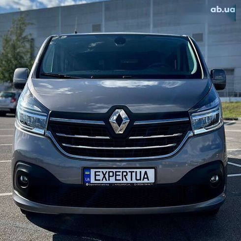 Renault Trafic 2019 - фото 8