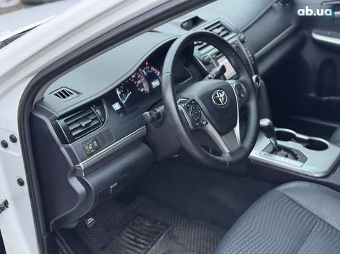 Toyota Camry 2014 - фото 18