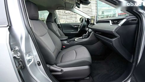 Toyota RAV4 2020 - фото 6