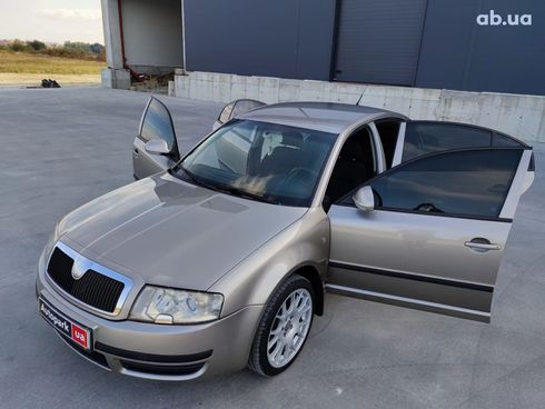 Skoda Superb 2007 бежевый - фото 16