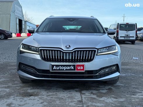 Skoda Superb 2019 серый - фото 2