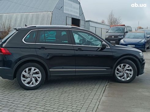 Volkswagen Tiguan 2019 черный - фото 10
