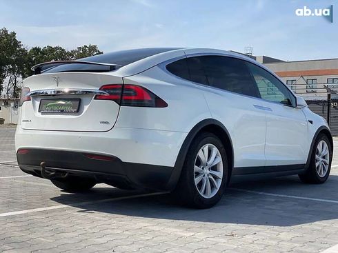 Tesla Model X 2017 - фото 21