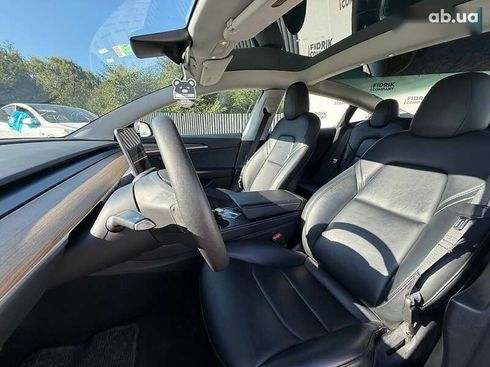 Tesla Model 3 2022 - фото 10