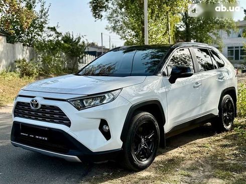 Toyota RAV4 2019 - фото 9