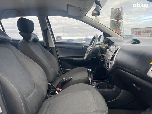 Hyundai i20 2011 серый - фото 37