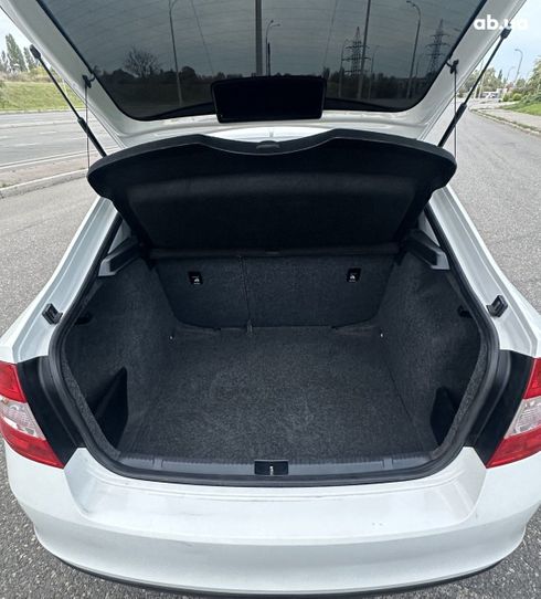 Skoda Rapid 2013 белый - фото 10