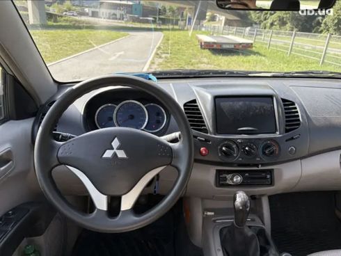 Mitsubishi L200 2010 зеленый - фото 7