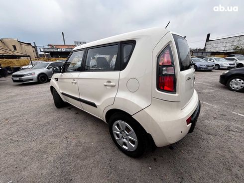 Kia Soul 2011 бежевый - фото 3