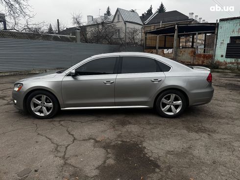 Volkswagen Passat 2013 серый - фото 3