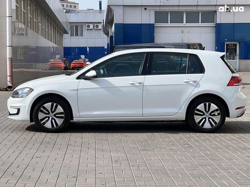 Volkswagen e-Golf 2017 белый - фото 8