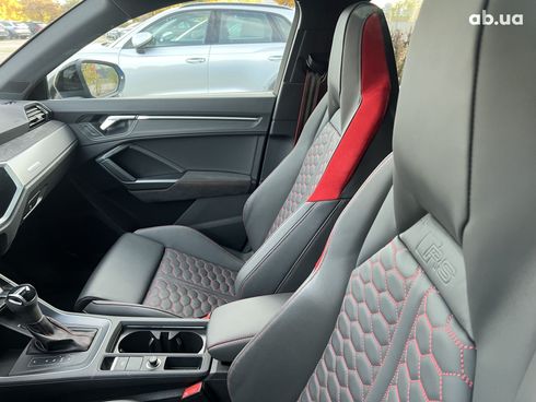 Audi RS Q3 2022 - фото 13