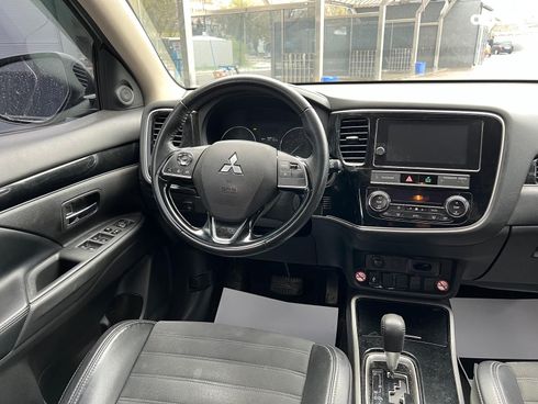 Mitsubishi Outlander 2019 серый - фото 18