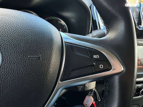 Renault Sandero 2019 - фото 20