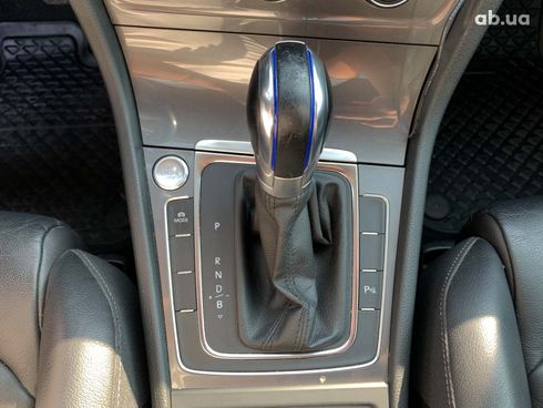 Volkswagen e-Golf 2015 серый - фото 30
