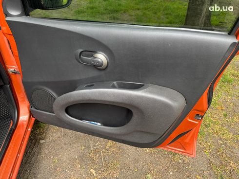 Nissan Micra 2004 оранжевый - фото 11