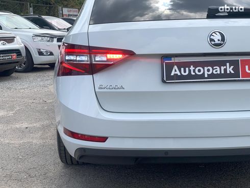 Skoda Superb 2017 белый - фото 14