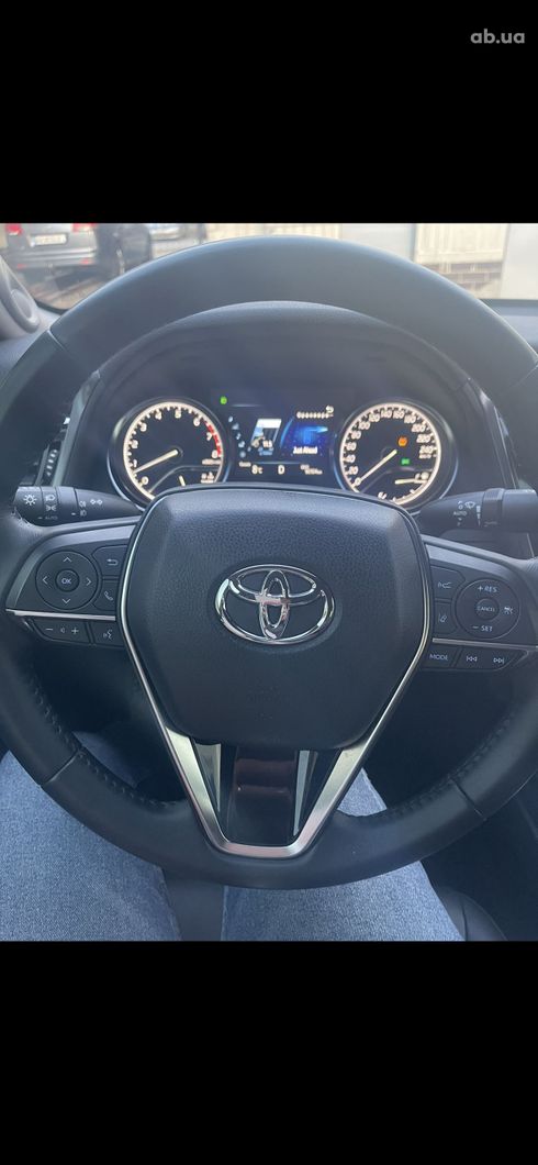 Toyota Camry 2018 черный - фото 18