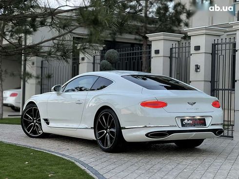 Bentley Continental GT 2019 - фото 10