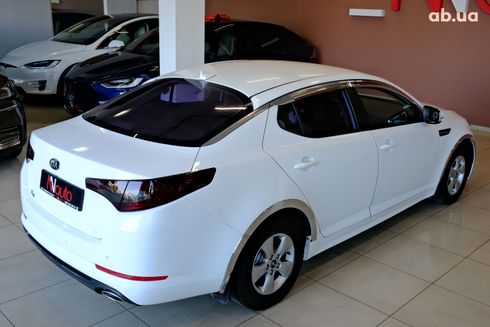 Kia Optima 2013 белый - фото 5