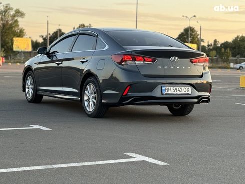 Hyundai Sonata 2018 серый - фото 7