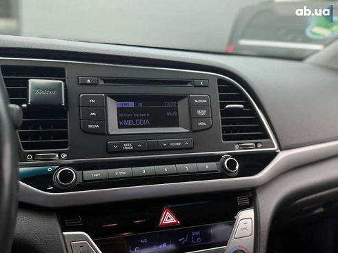 Hyundai Elantra 2017 - фото 19