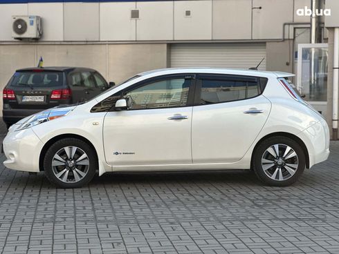 Nissan Leaf 2015 белый - фото 8